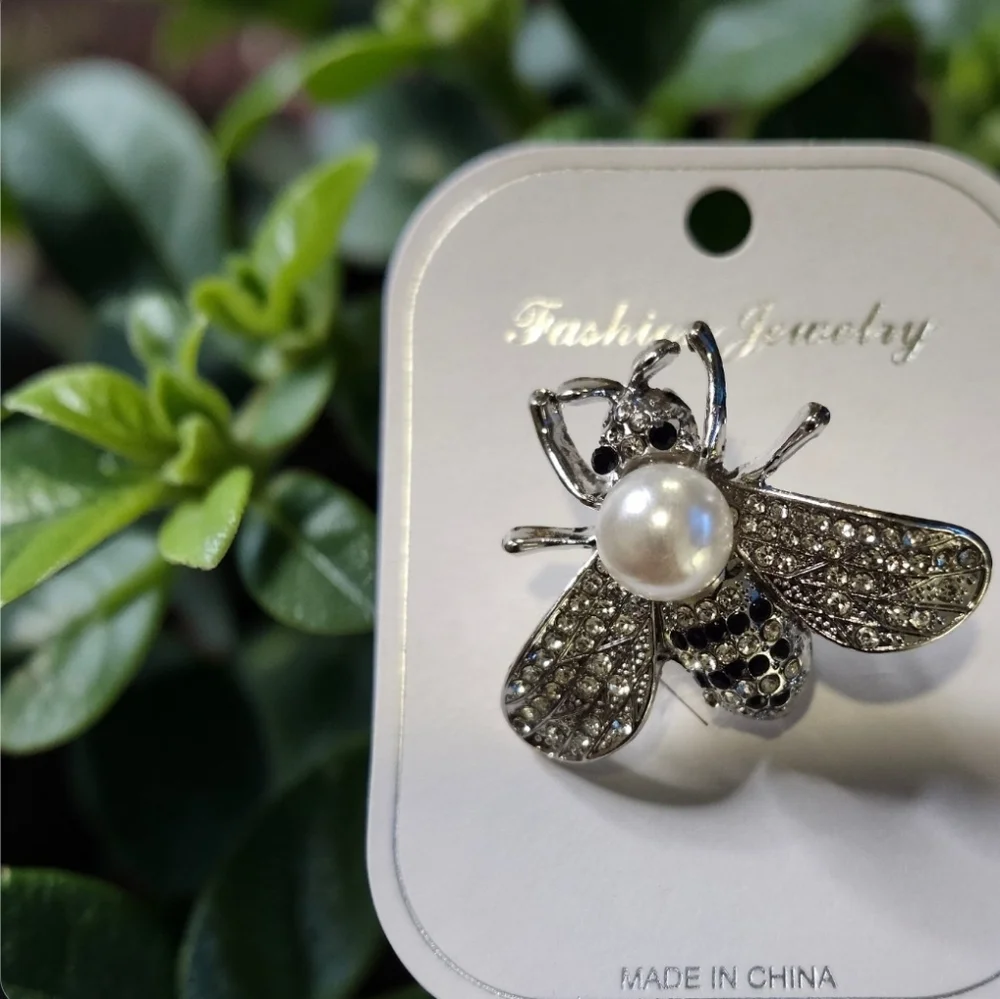 Elegant Silver and Black Bee Brooch With Pearl NIP